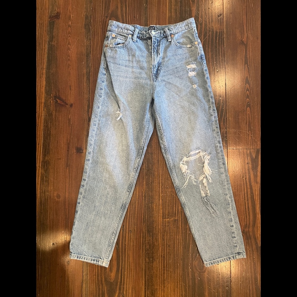 GAP 1969 Mom Jean Medium Rise 27